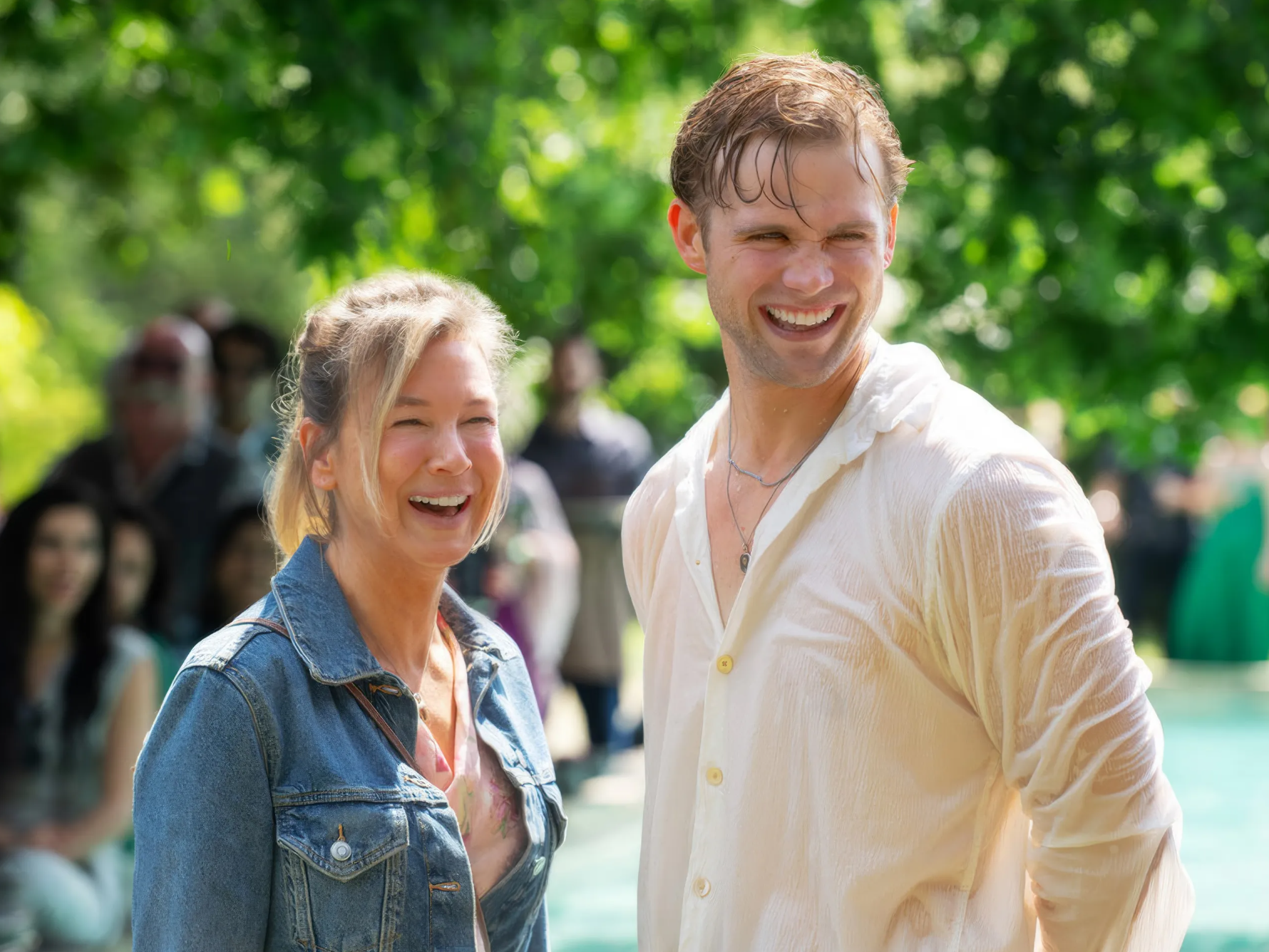 Miniskirts, Cardigans, and Confidence: The Costume Design of ‘Bridget Jones: Mad About the Boy’